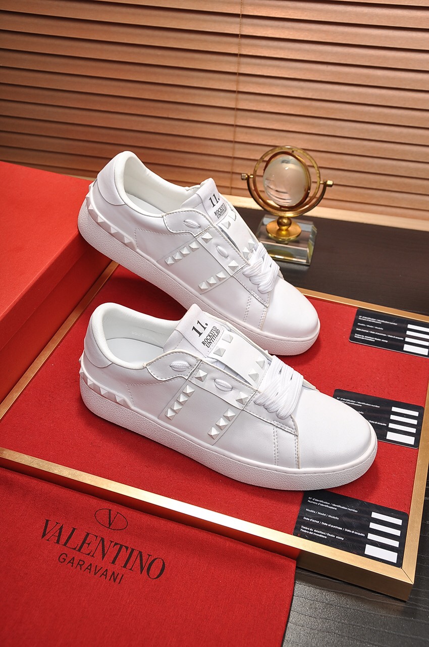 Valentino Garavani Rockstud Untitled calfskin sneaker 7 - vstockx