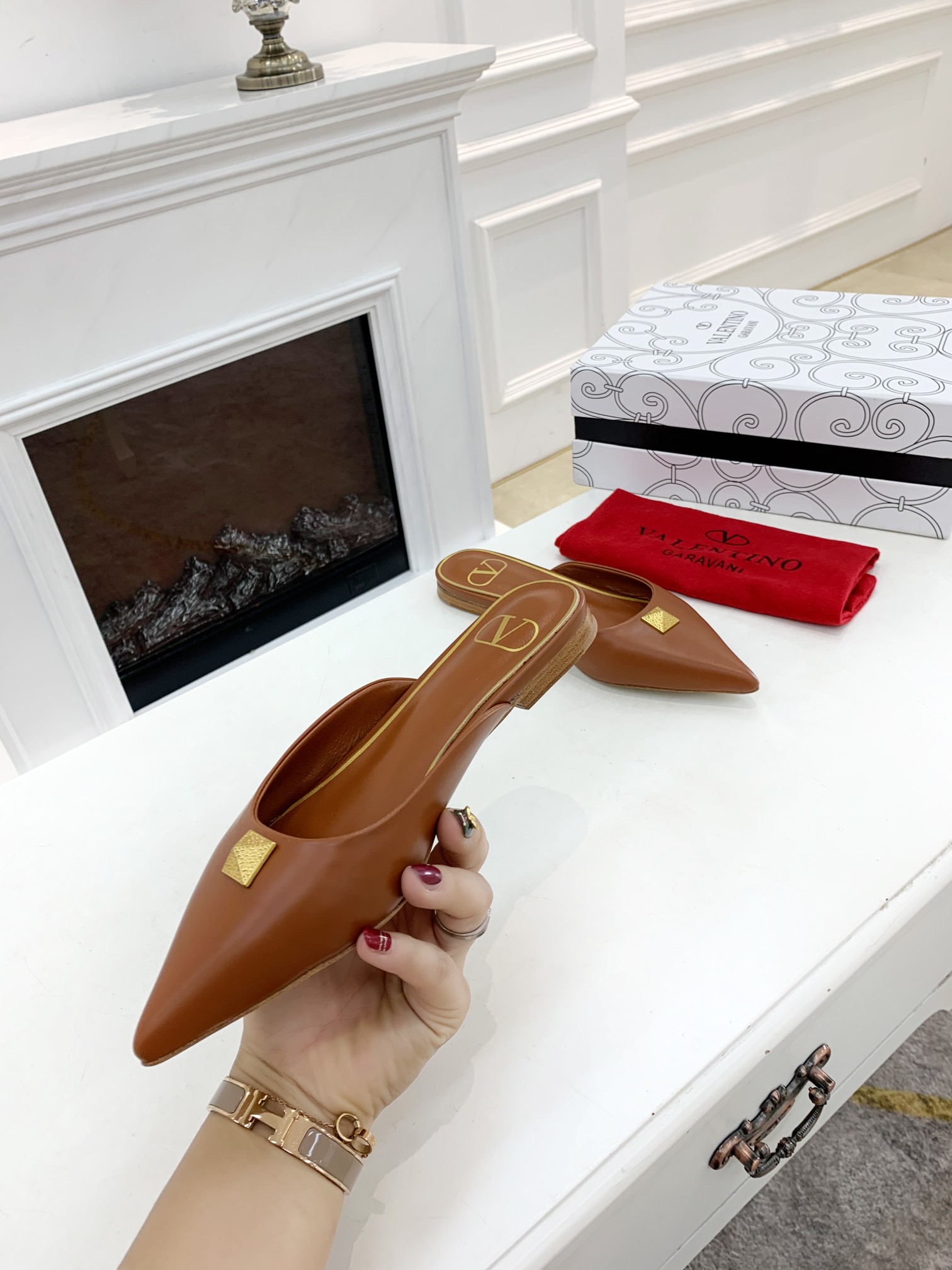 Valentino Garavani Flat sandals Women 15 - vstockx