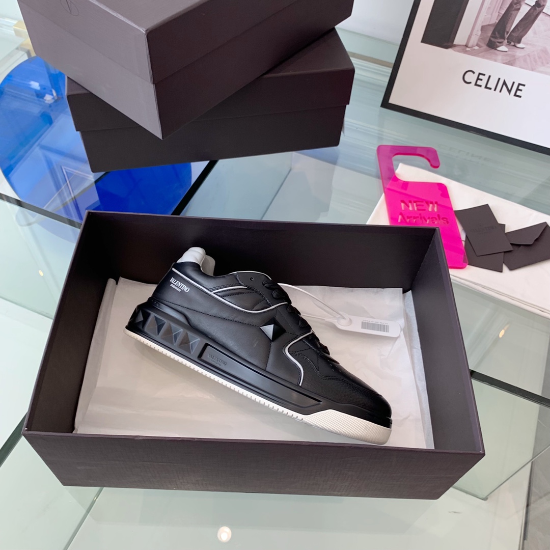 VALENTINO GARAVANI ONE STUD SNEAKER 5 - vstockx