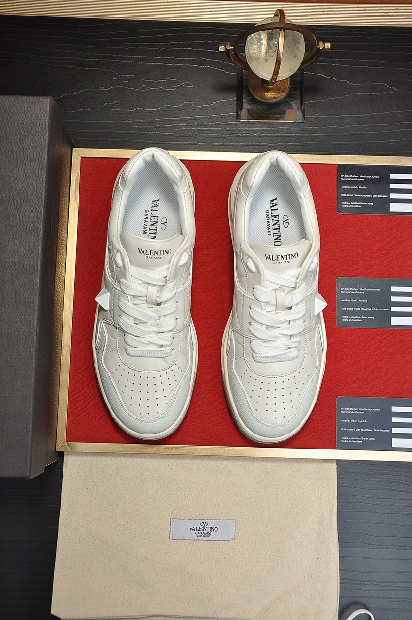 Valentino Garavani One Stud Low-top sneakers 7 - vstockx