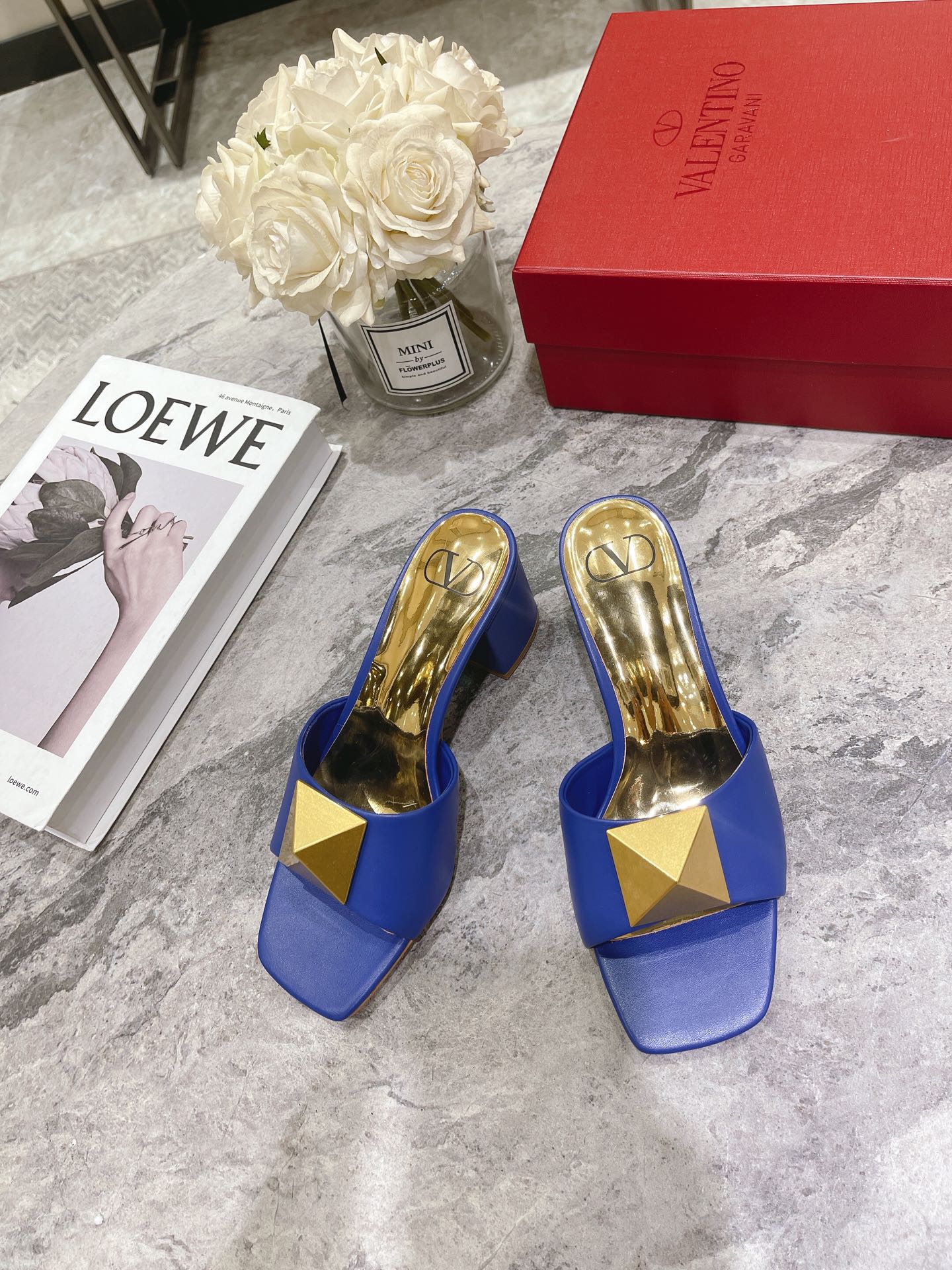 VALENTINO GARAVANI Roman Stud WOMEN 6 - vstockx