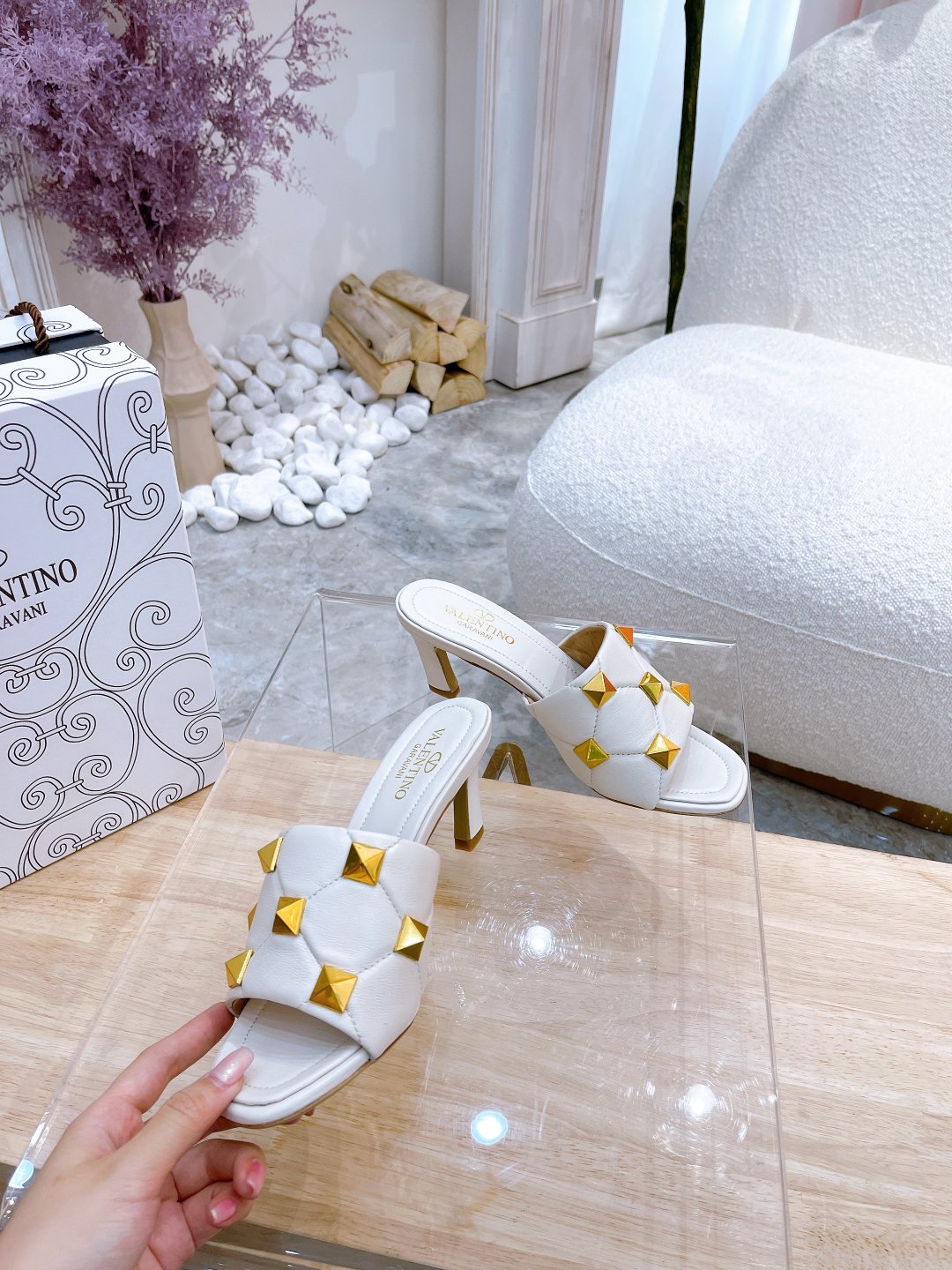 VALENTINO GARAVANI Roman Stud WOMEN 34 - vstockx