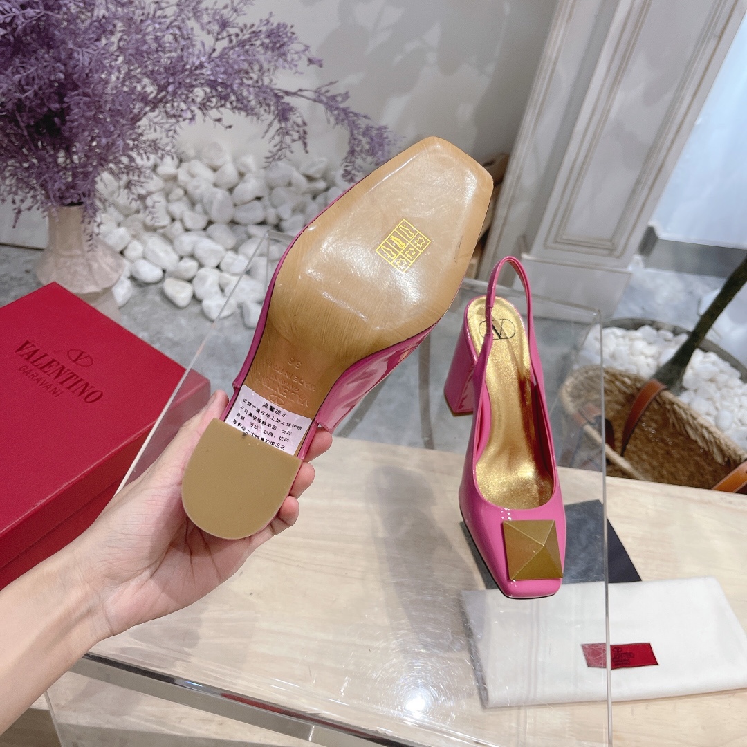 VALENTINO GARAVANI Roman Stud WOMEN 19 - vstockx