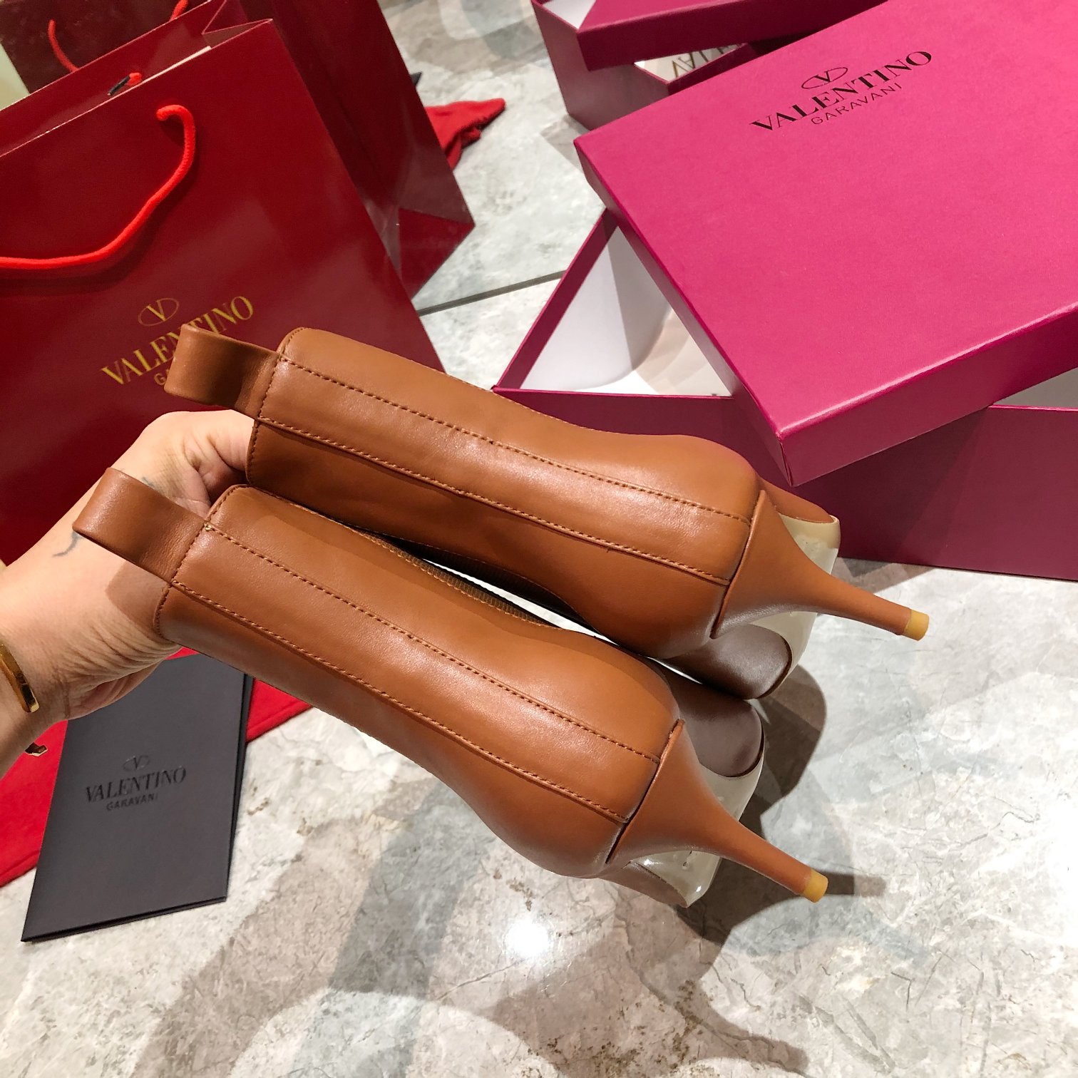 VALENTINO GARAVANI Roman Stud BOOT WOMEN 31 - vstockx