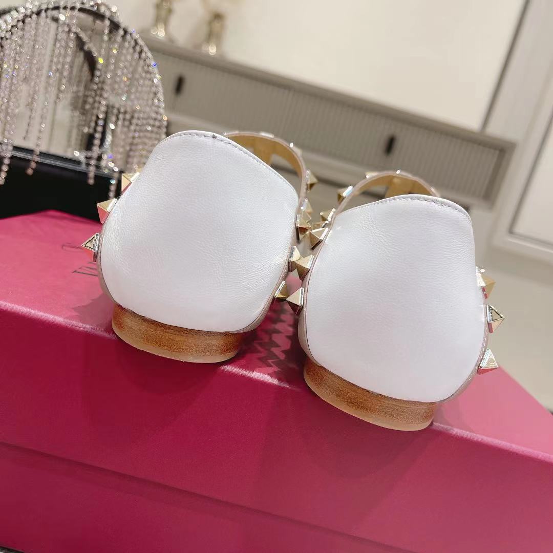 VALENTINO GARAVANI Roman Stud WOMEN 15 - vstockx