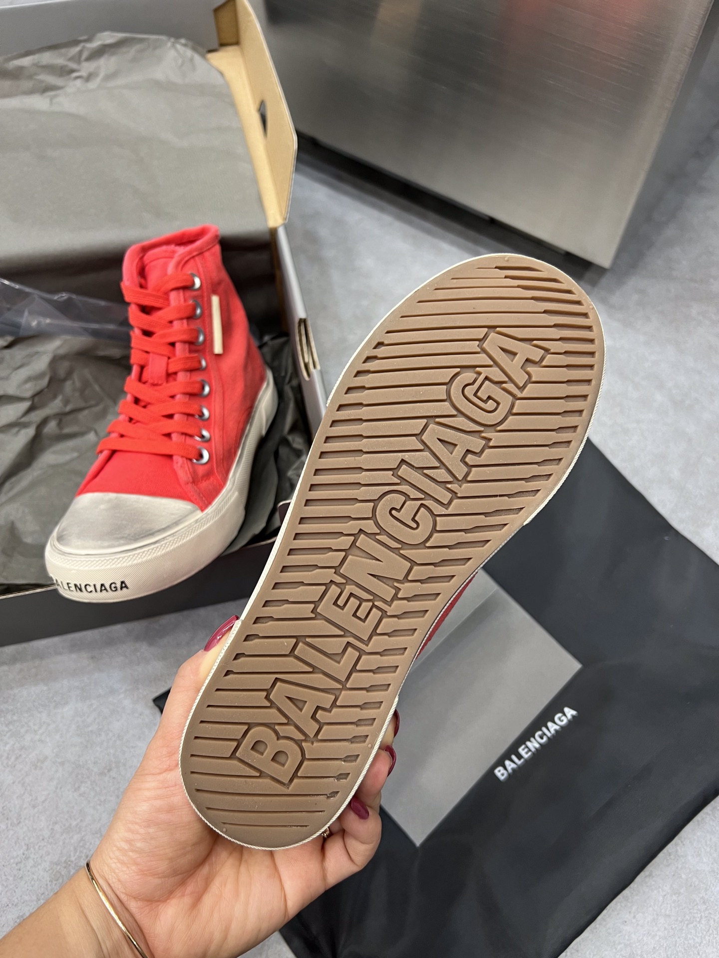 Balenciaga Paris Sneaker 4 - vstockx