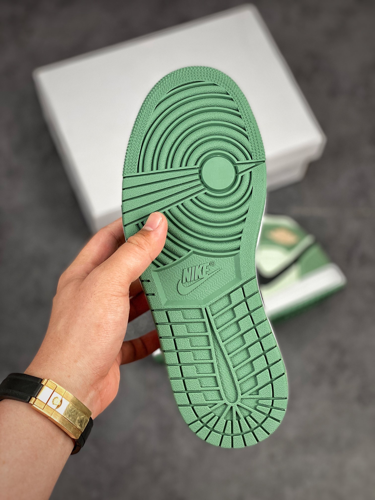 Jordan 1 Mid Dutch Green (W) - vstockx