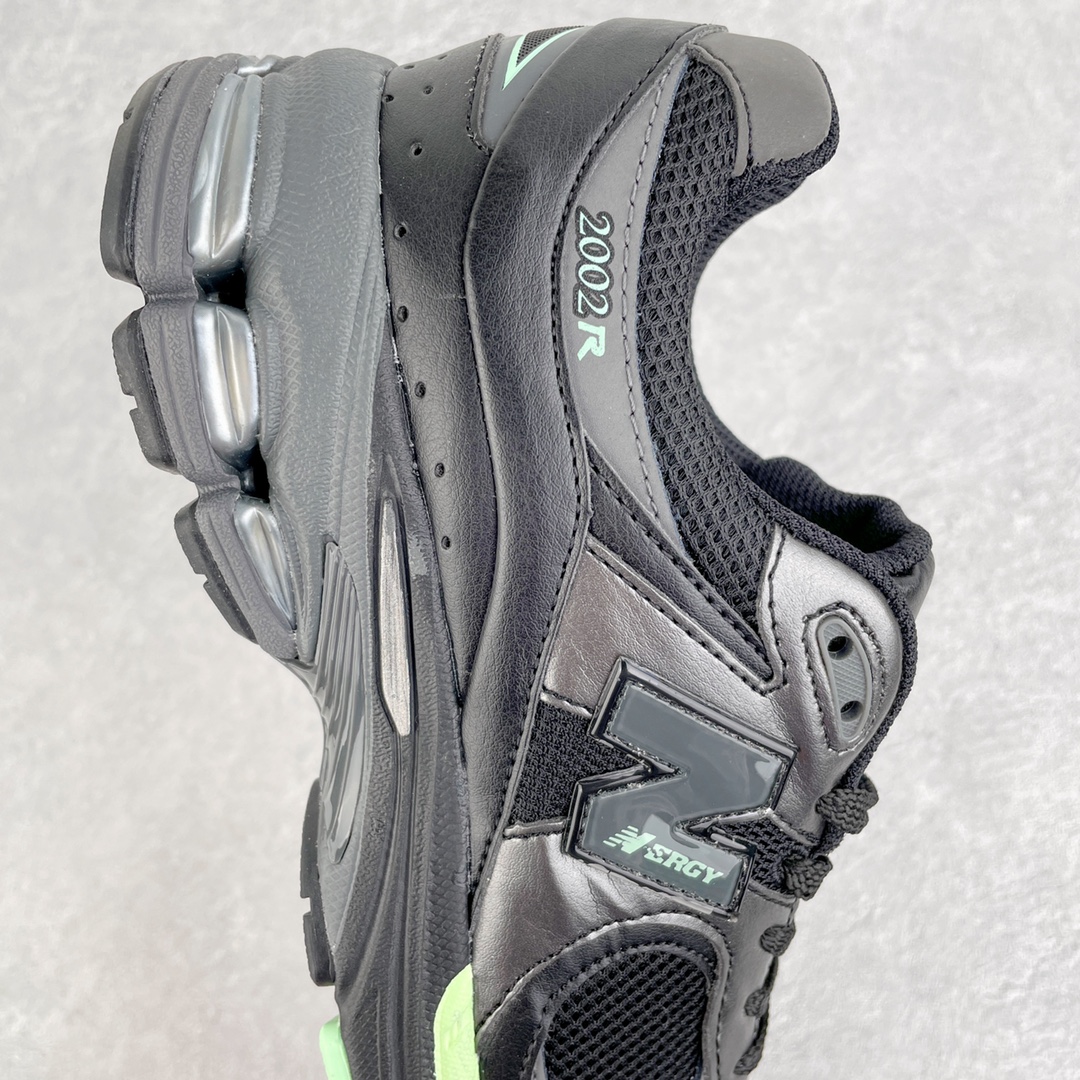 New Balance 2002R Black Silver Green - vstockx