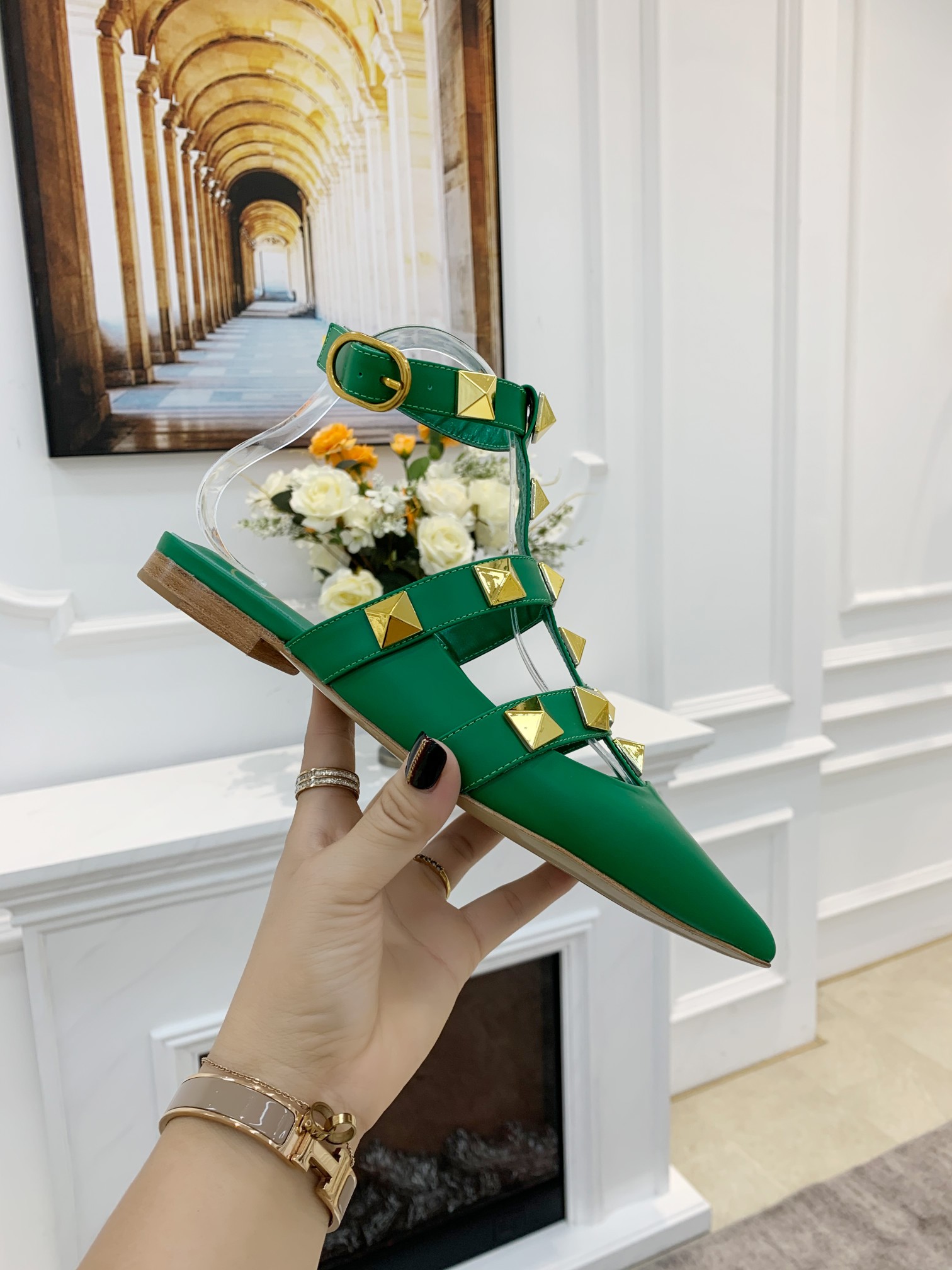 VALENTINO GARAVANI Roman Stud WOMEN 33 - vstockx