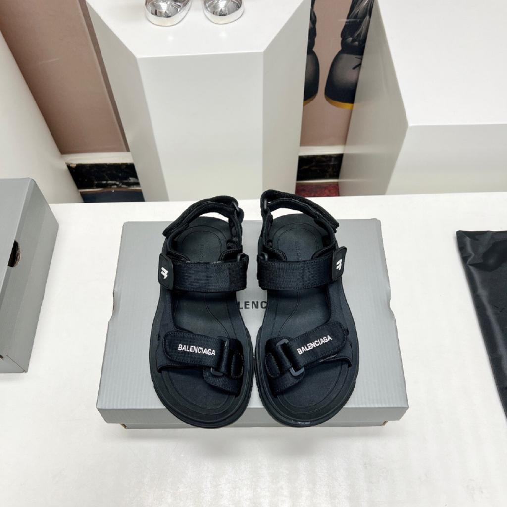 Balenciaga Tourist logo Velcro sandals - vstockx