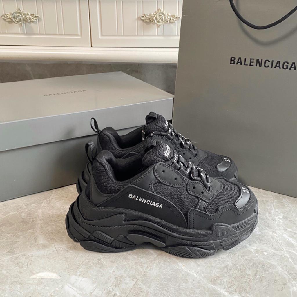 Balenciaga Triple S Black (2021) - vstockx