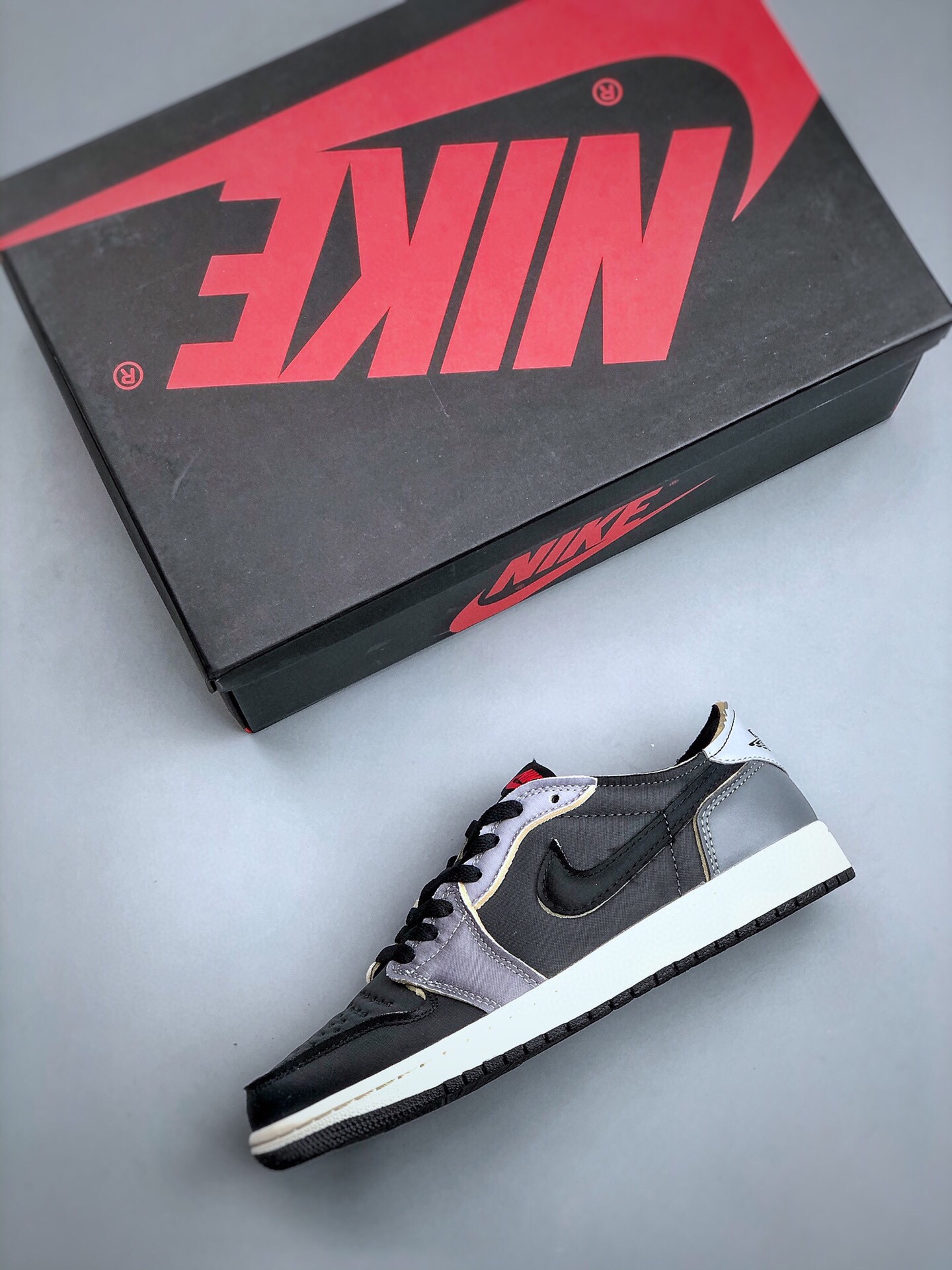 Jordan 1 Low OG EX Black Smoke Grey - vstockx