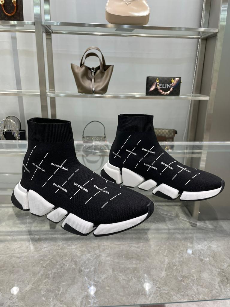 Balenciaga Speed 2.0 Black White Logo - vstockx