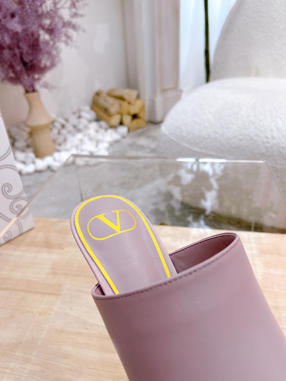 VALENTINO GARAVANI ROMAN STUD WOMEN 11 - vstockx