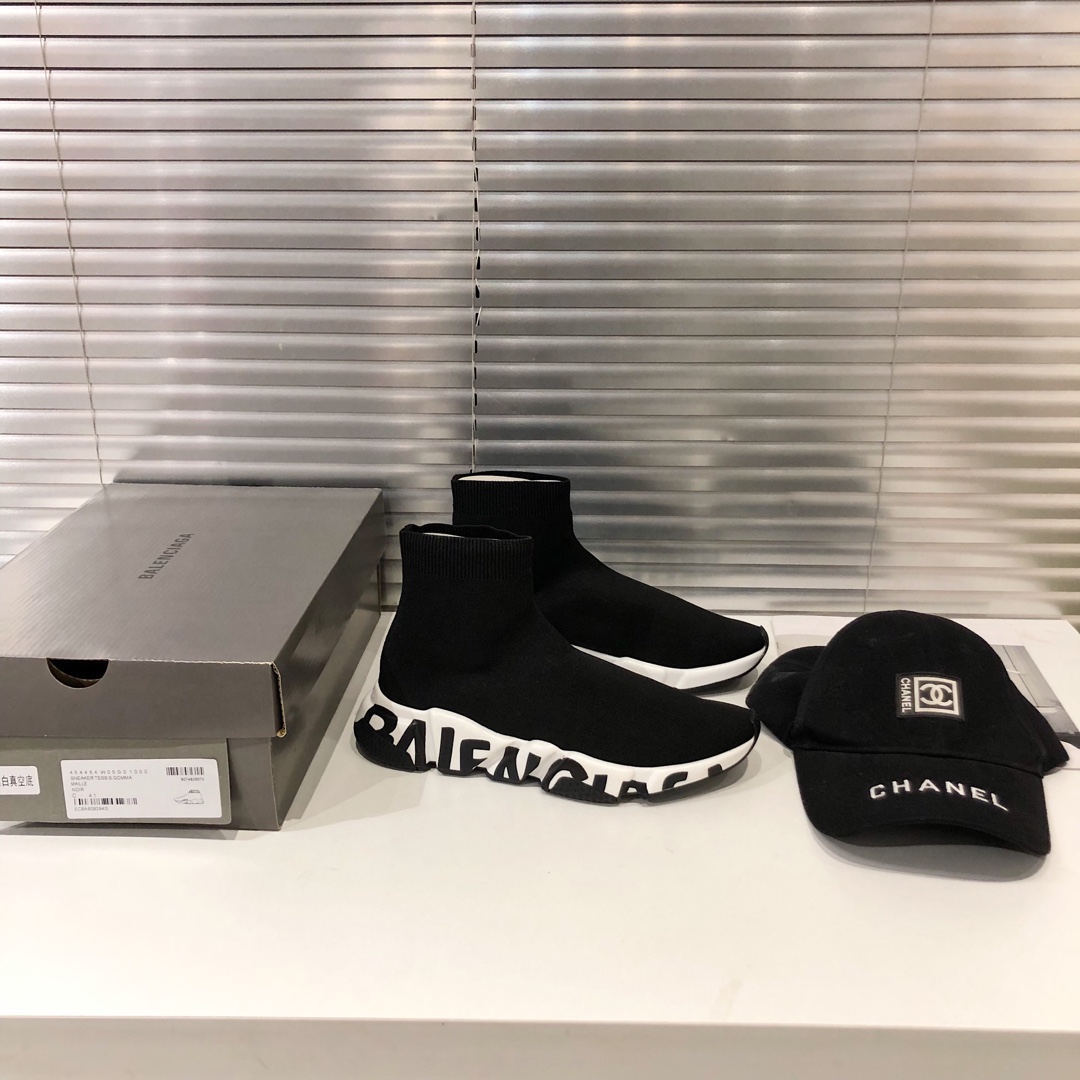 Balenciaga Speed Graffiti Trainers Black White - vstockx