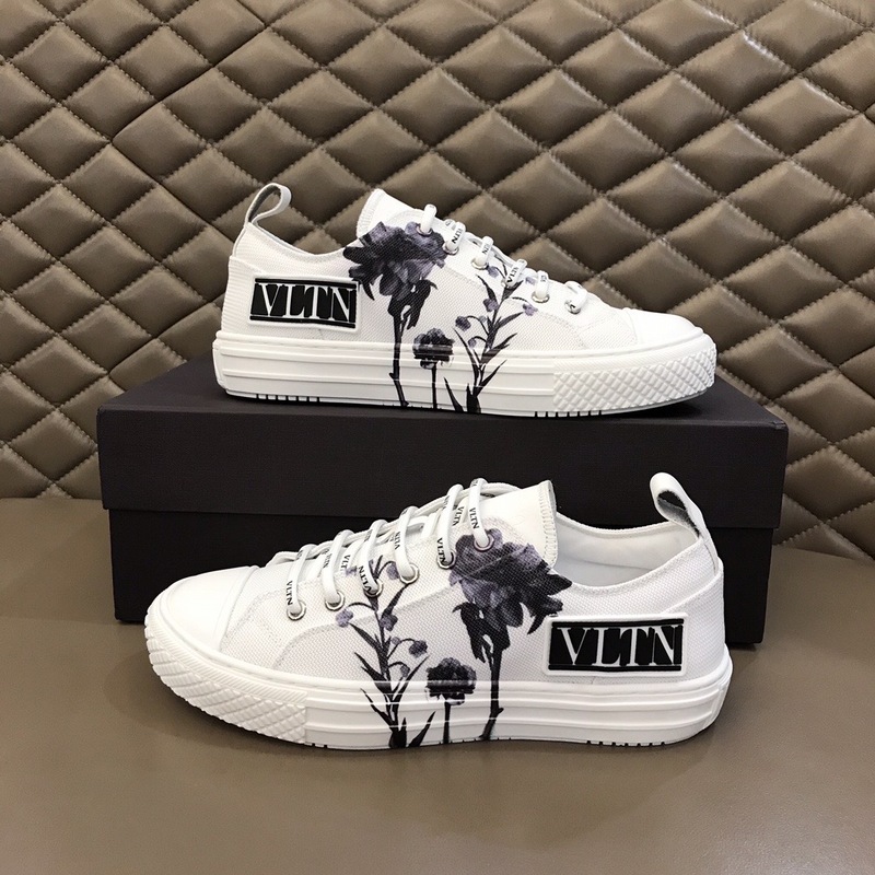 Valentino Garavani Giggies VLTN TIMES low-top sneakers 19 - vstockx