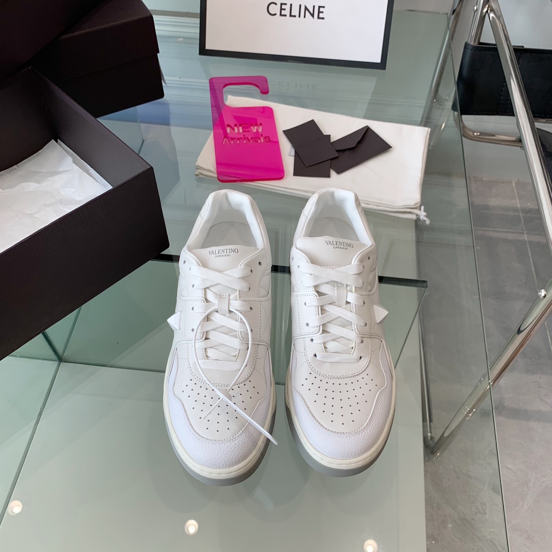 VALENTINO GARAVANI ONE STUD SNEAKER 5 - vstockx