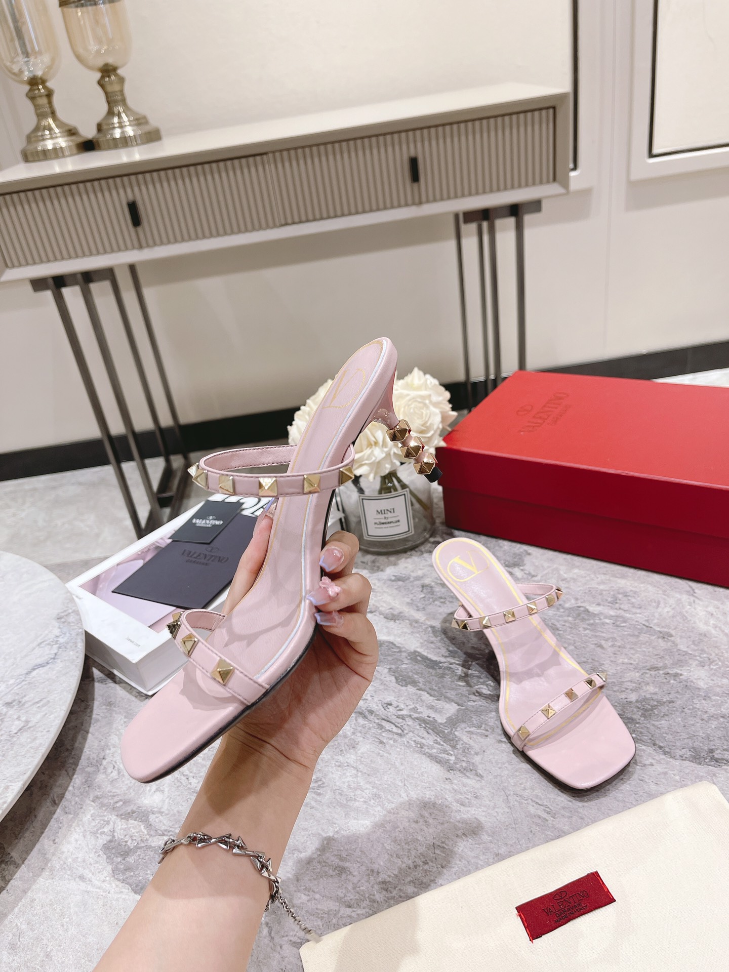 VALENTINO GARAVANI Rockstud WOMEN 3 - vstockx