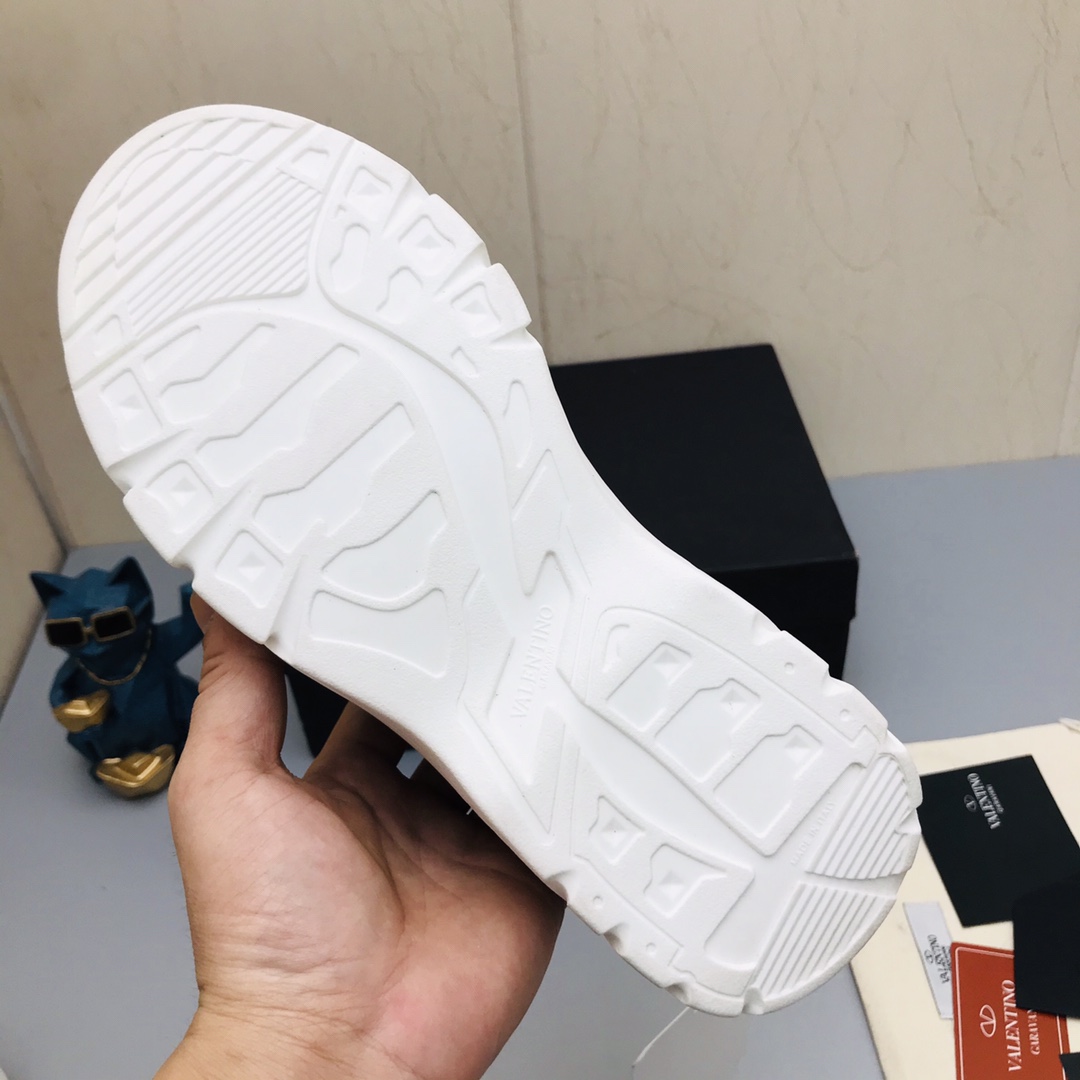 Valentino Garavani Gumboy low-top sneakers 16 - vstockx