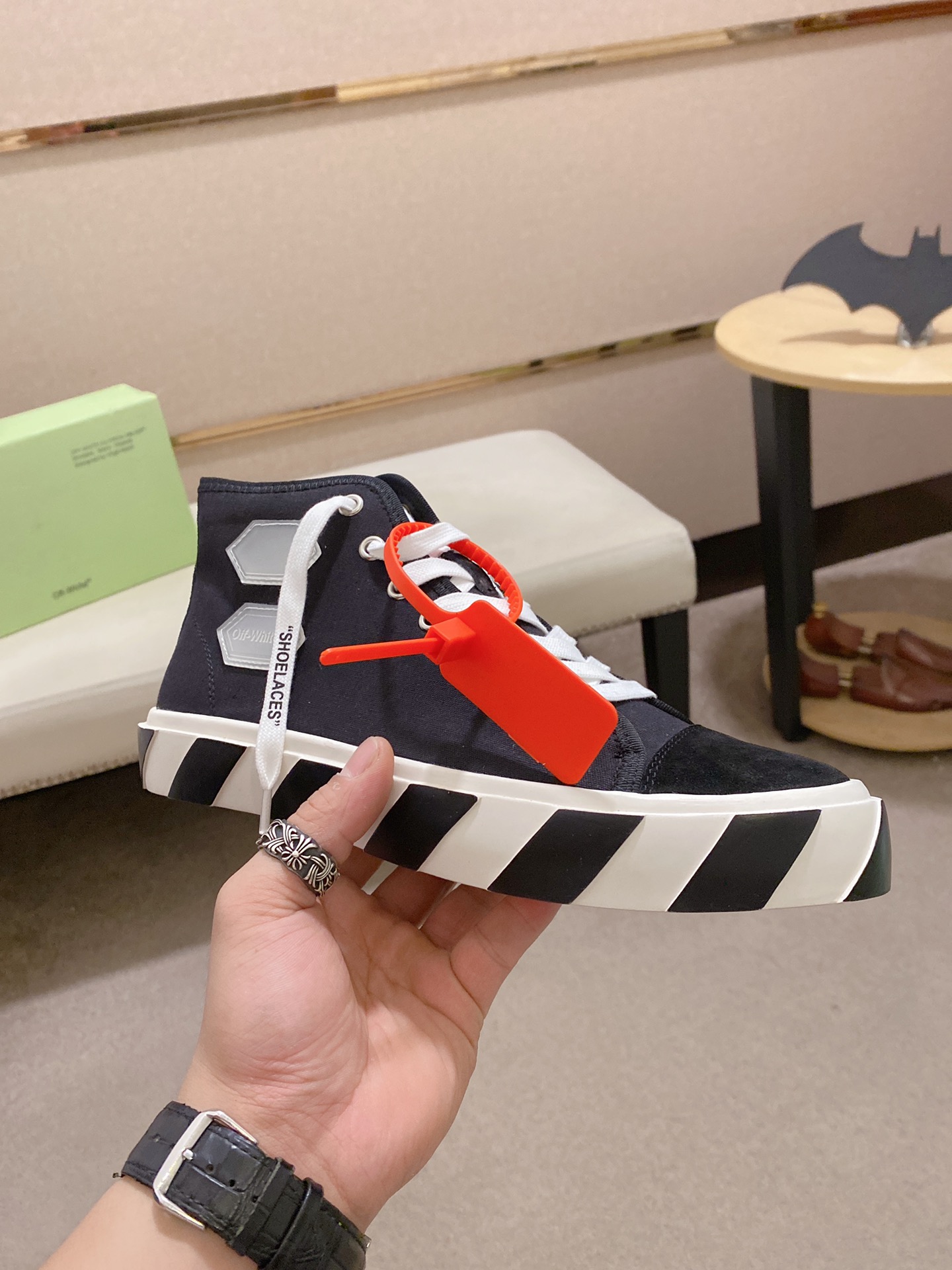 OFF-WHITE Vulcanized Hi Black Striped - vstockx