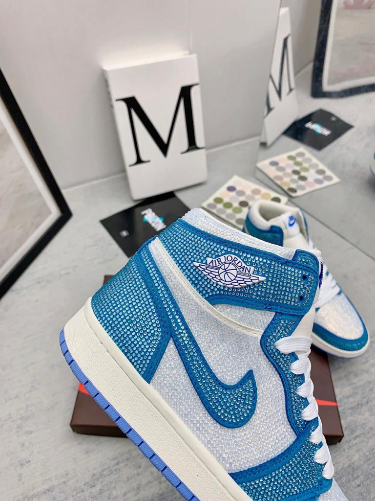 Jordan 1 white Blue full diamond custom - vstockx