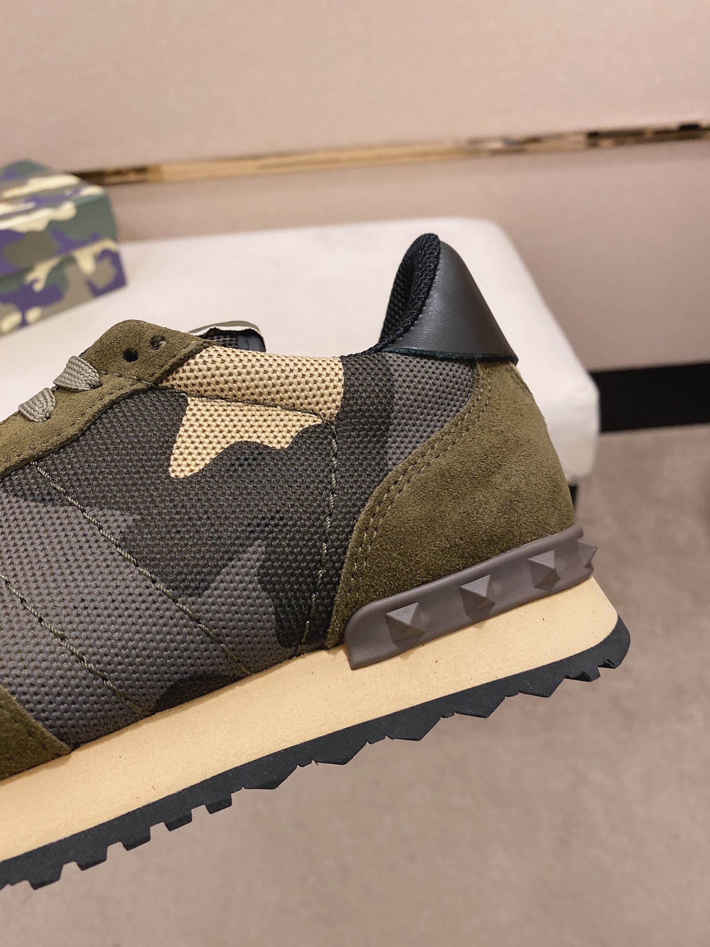 Valentino Garavani Rockrunner camouflage-print sneakers 11 - vstockx