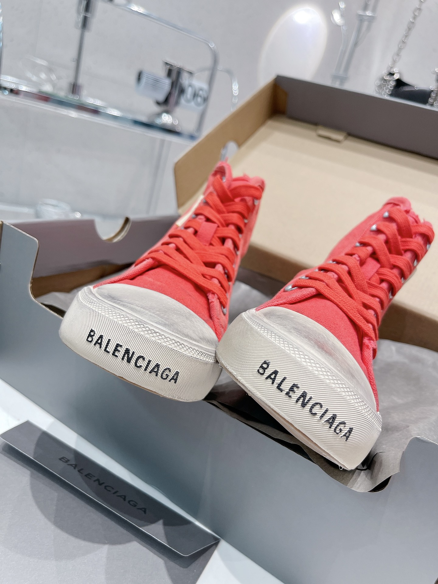 Balenciaga Paris Sneaker 3 - vstockx