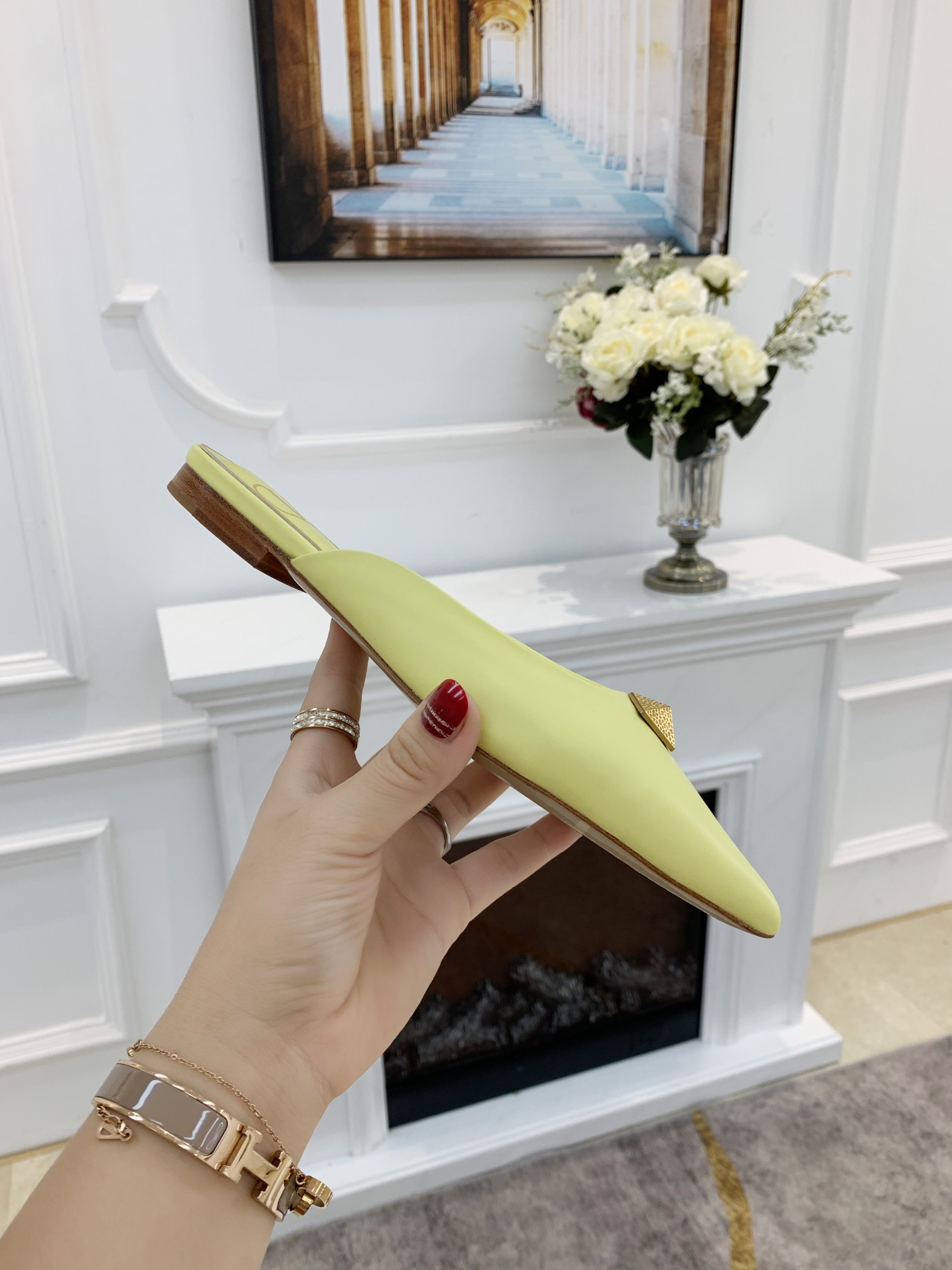 Valentino Garavani Flat sandals Women 16 - vstockx