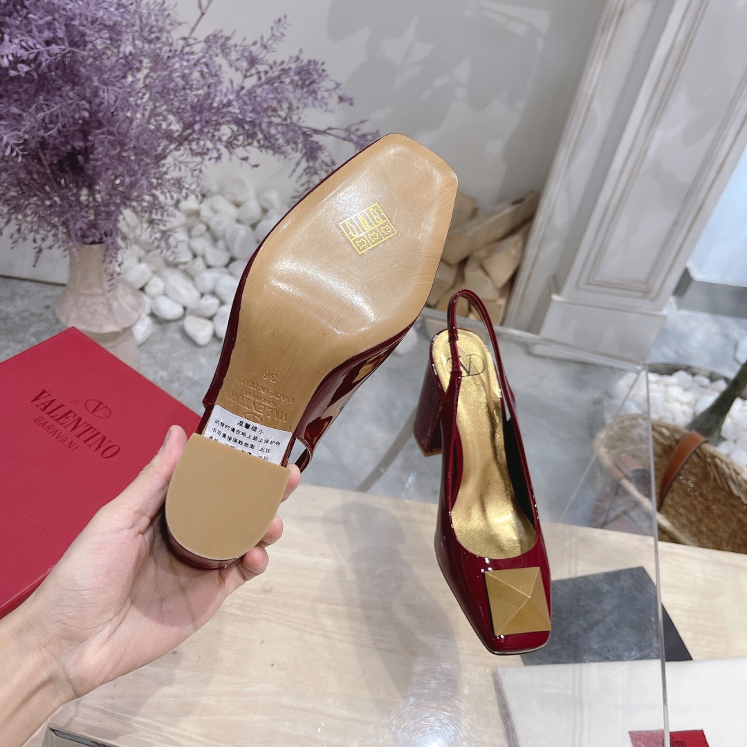 VALENTINO GARAVANI Roman Stud WOMEN 19 - vstockx