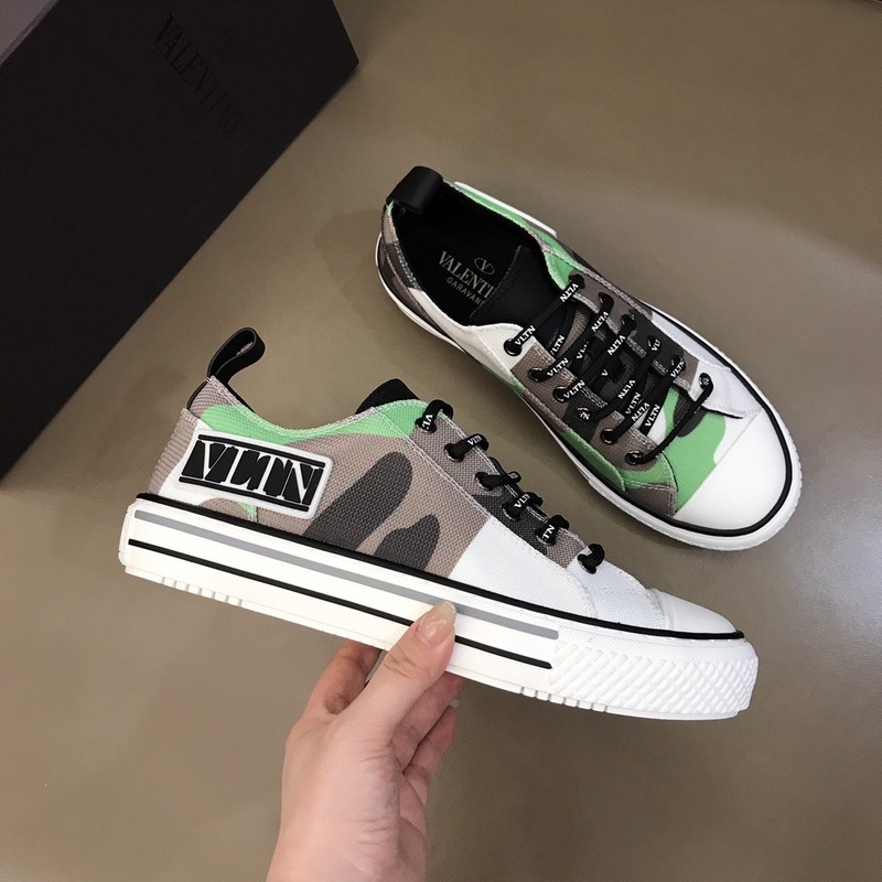 Valentino Garavani Giggies VLTN TIMES low-top sneakers 15 - vstockx