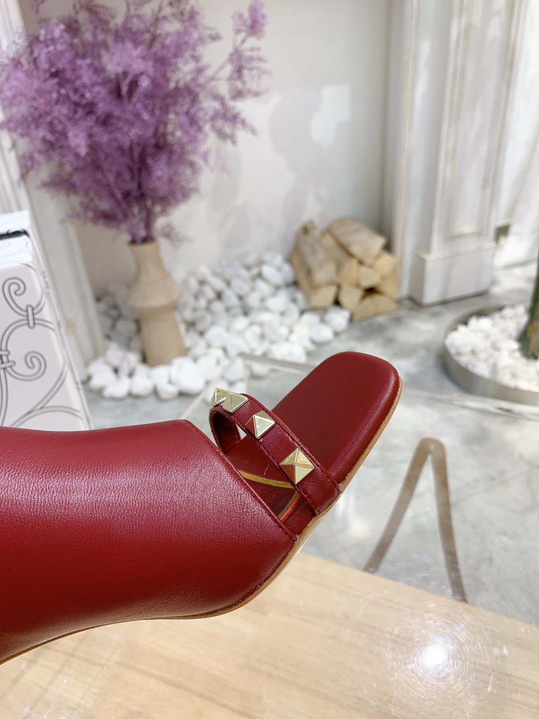 VALENTINO GARAVANI ROMAN STUD WOMEN 11 - vstockx