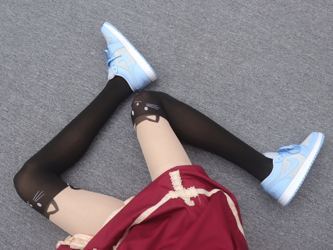 Jordan 1 Low University Blue Grey (W) - vstockx