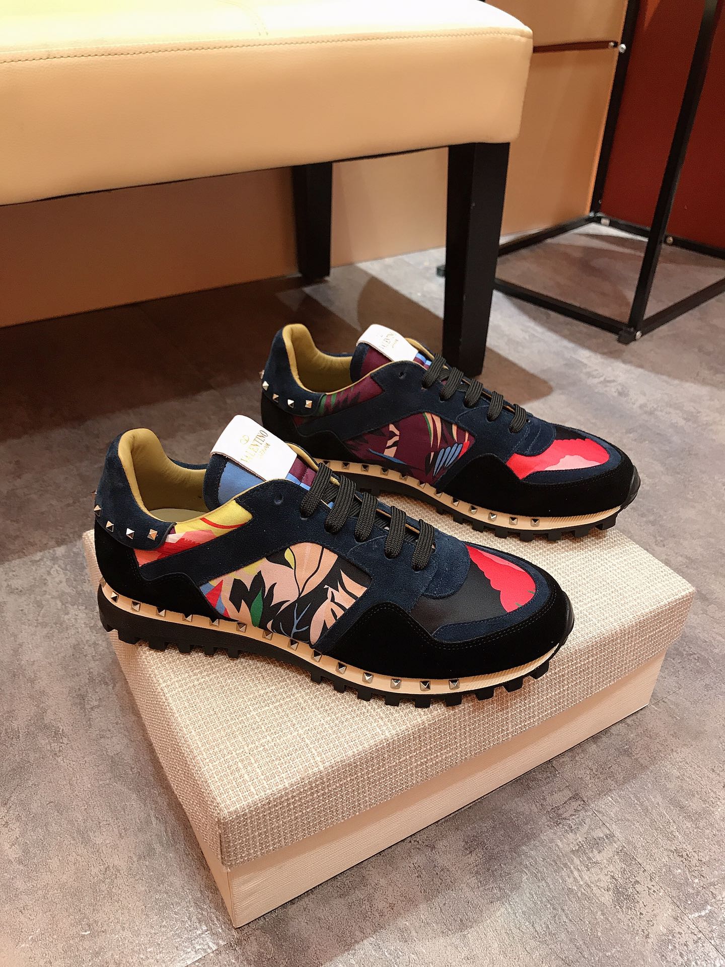 Valentino Garavani Rockrunner camouflage-print sneakers 21 - vstockx