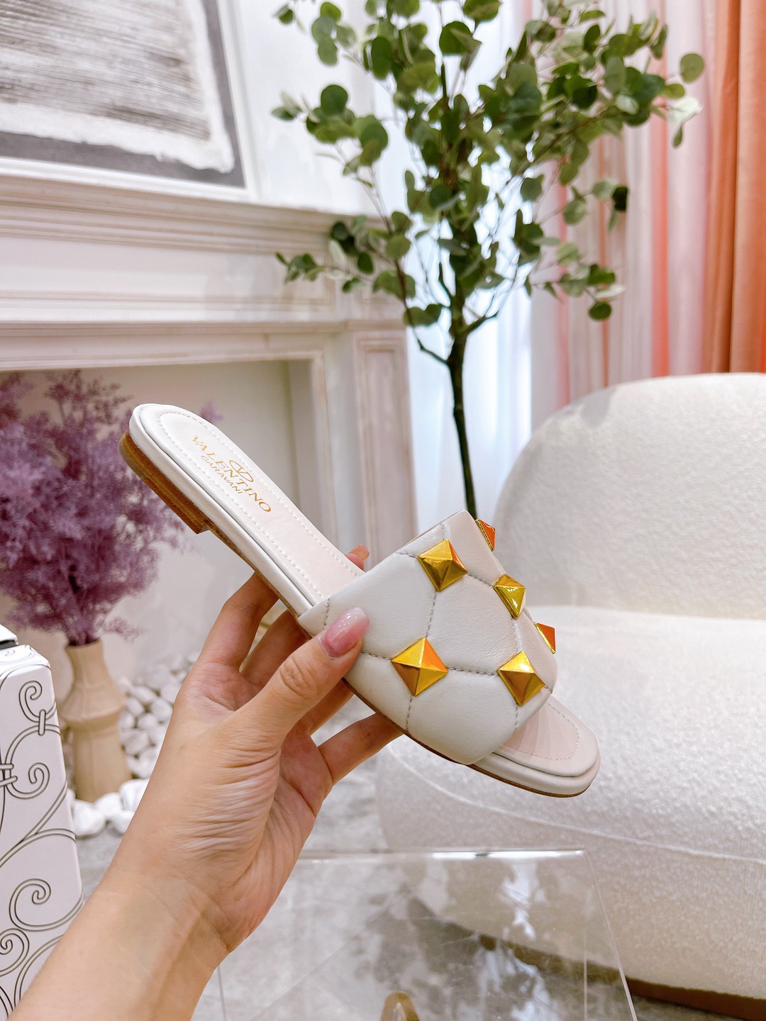 VALENTINO GARAVANI Roman Stud WOMEN 34 - vstockx