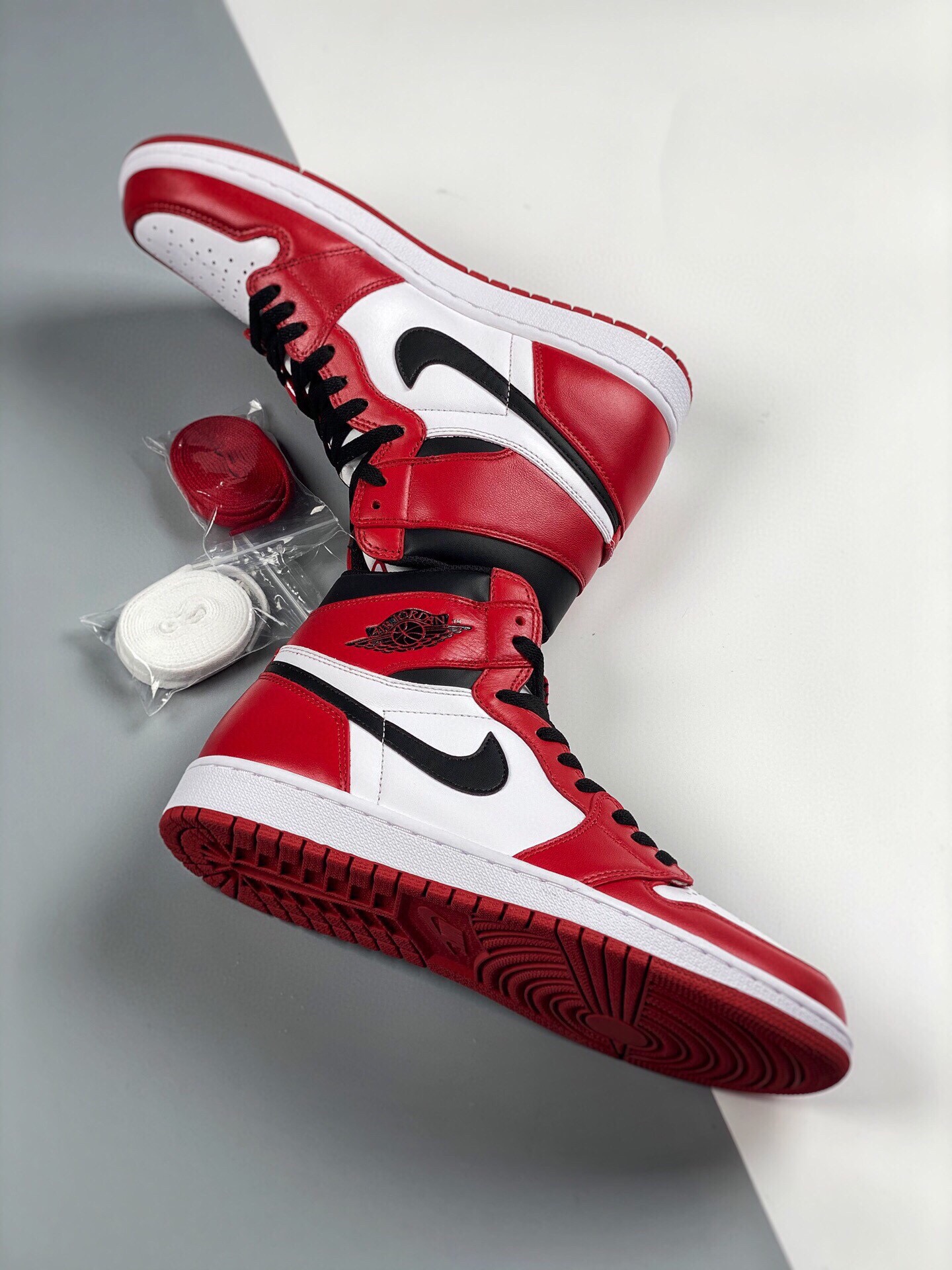 Jordan 1 Retro Chicago (2015) - vstockx