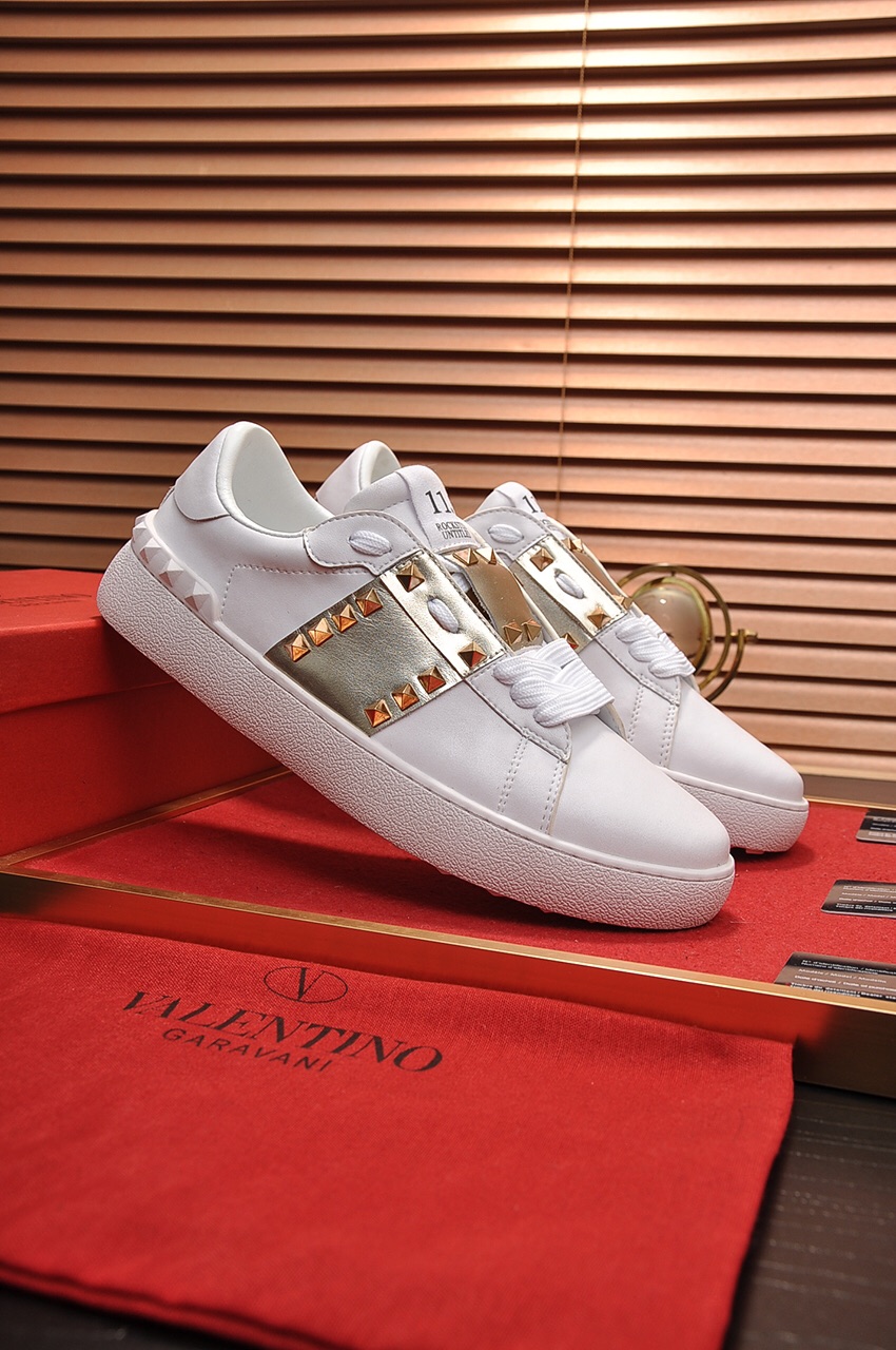 Valentino Garavani Rockstud Untitled calfskin sneaker 9 - vstockx