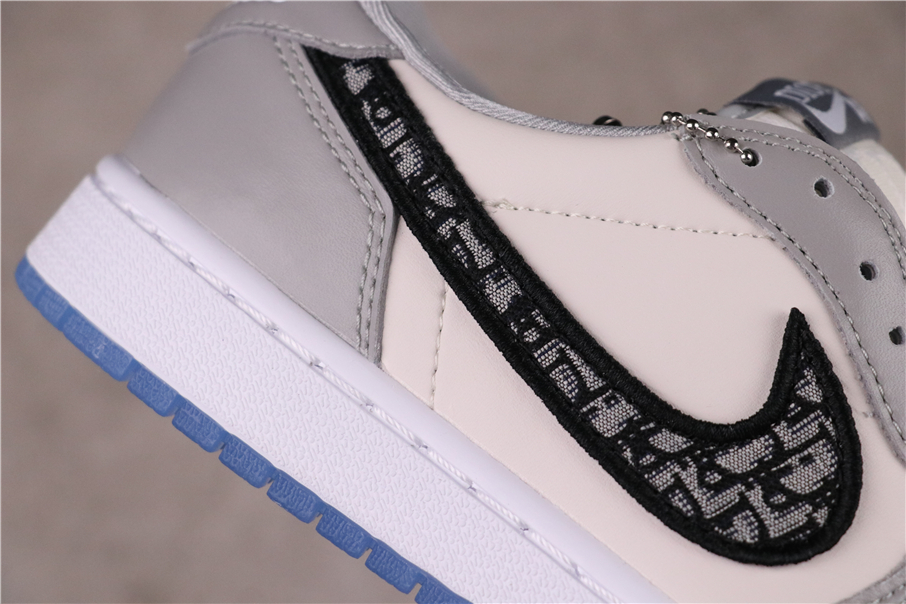 Jordan 1 Retro Low Dior - vstockx