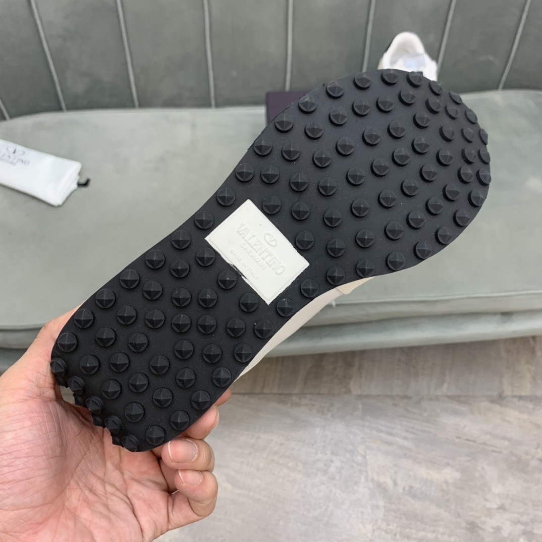 Valentino Garavani Low-top sneakers 7 - vstockx