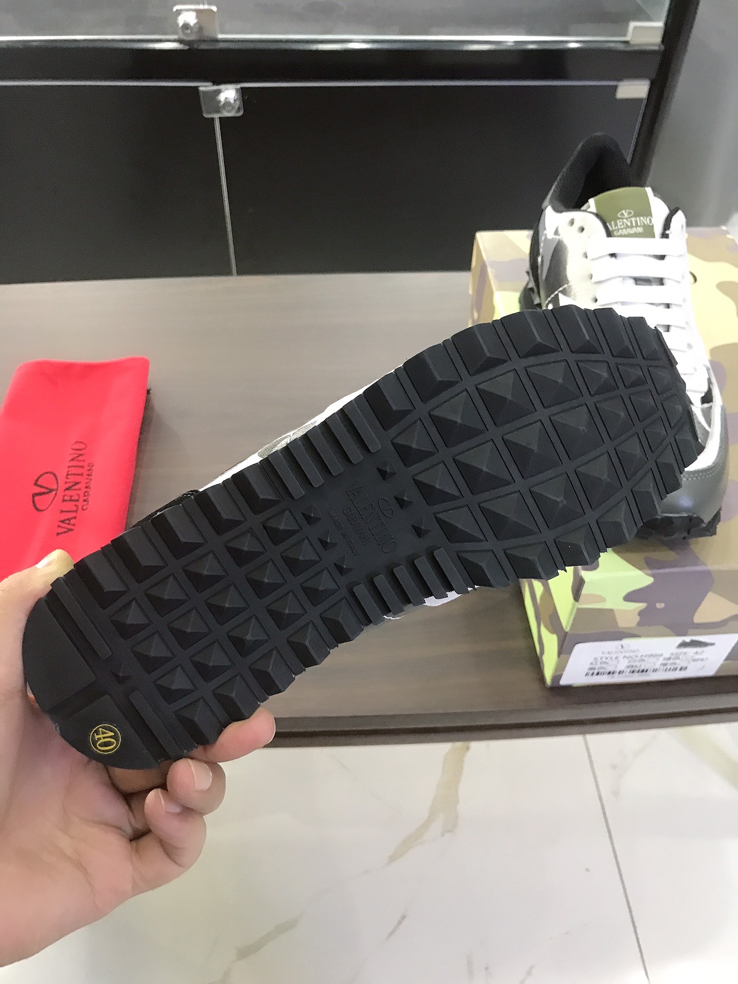 Valentino Garavani Rockrunner camouflage-print sneakers 3 - vstockx