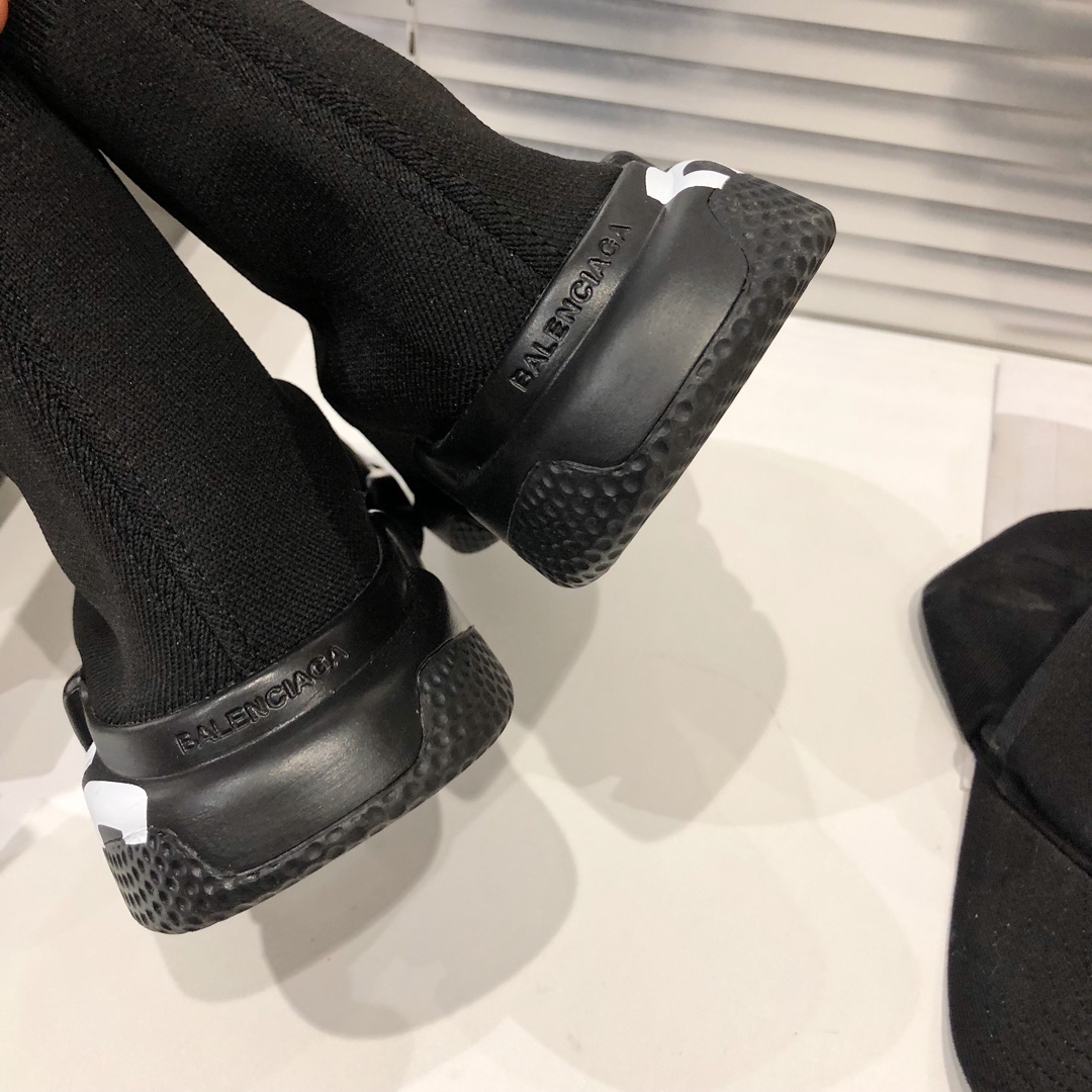 Balenciaga Speed Graffiti Trainers Black - vstockx