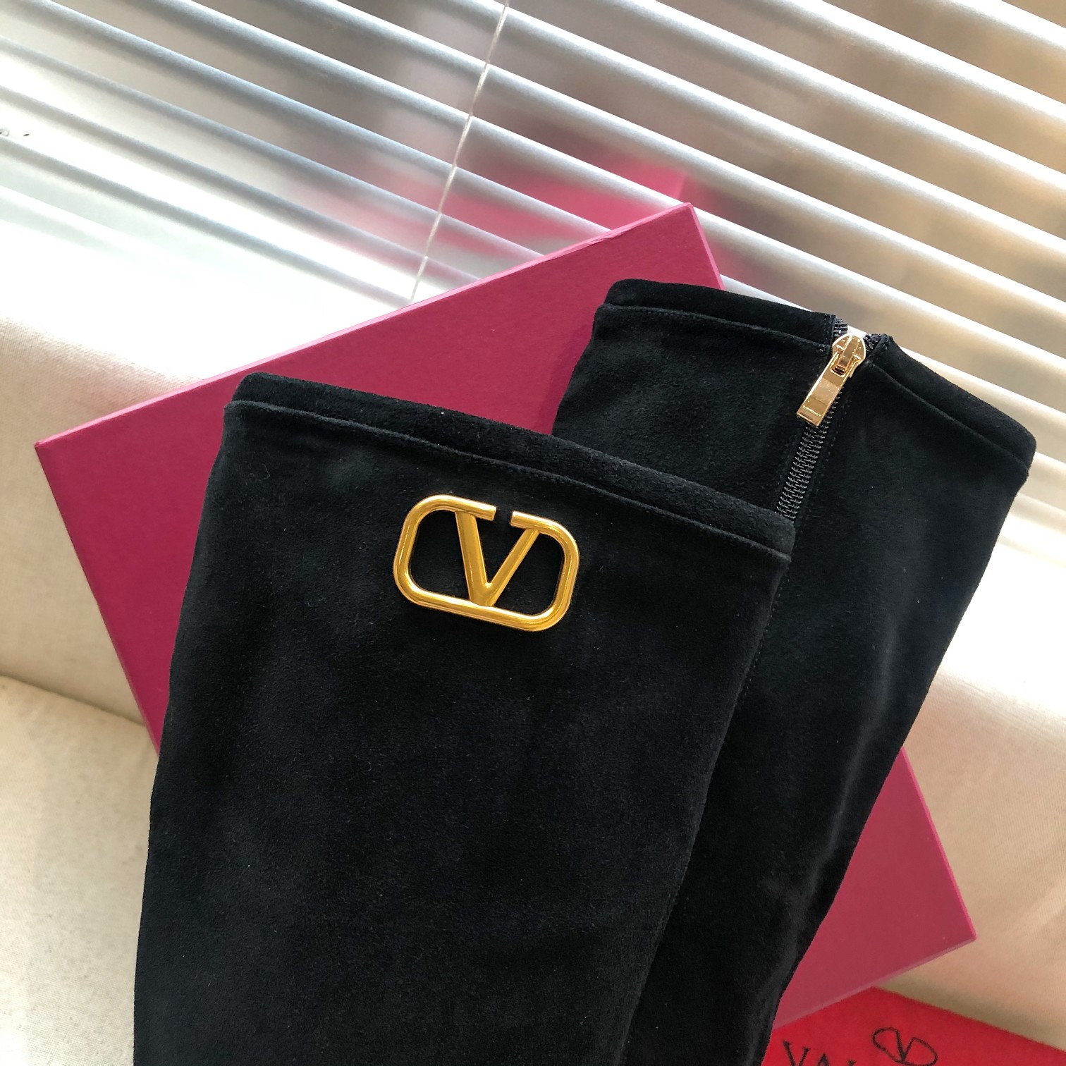 VALENTINO GARAVANI Roman Stud BOOT WOMEN 27 - vstockx