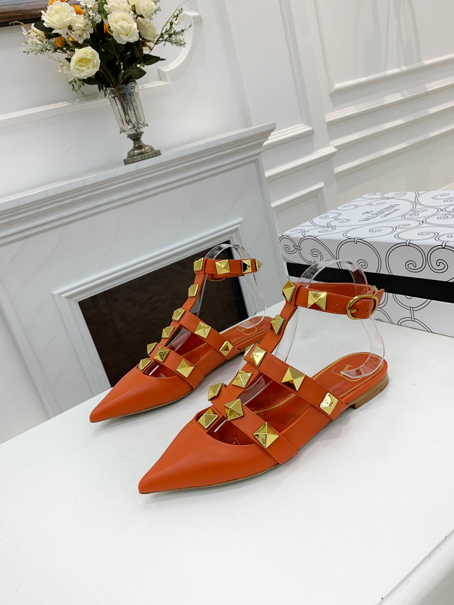 VALENTINO GARAVANI Roman Stud WOMEN 33 - vstockx