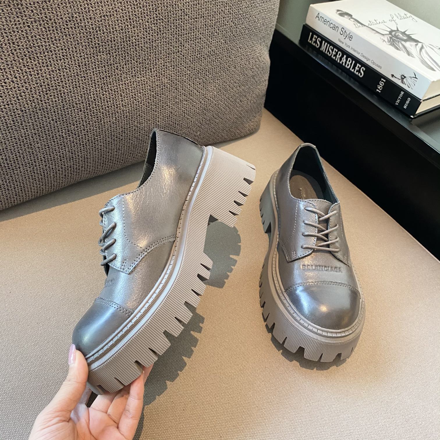 Balenciaga women 3 - vstockx