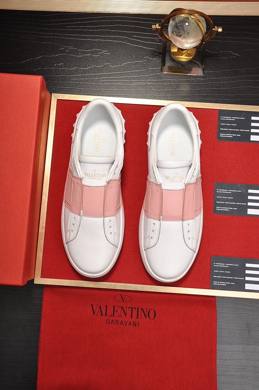 Valentino Garavani Rockstud Untitled calfskin sneaker 18 - vstockx