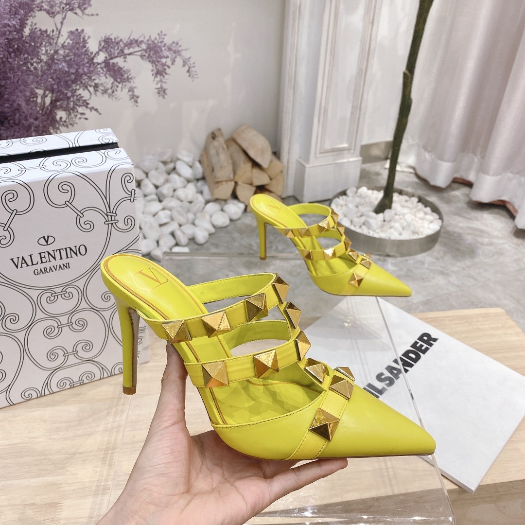 VALENTINO GARAVANI ROMAN STUD WOMEN 12 - vstockx