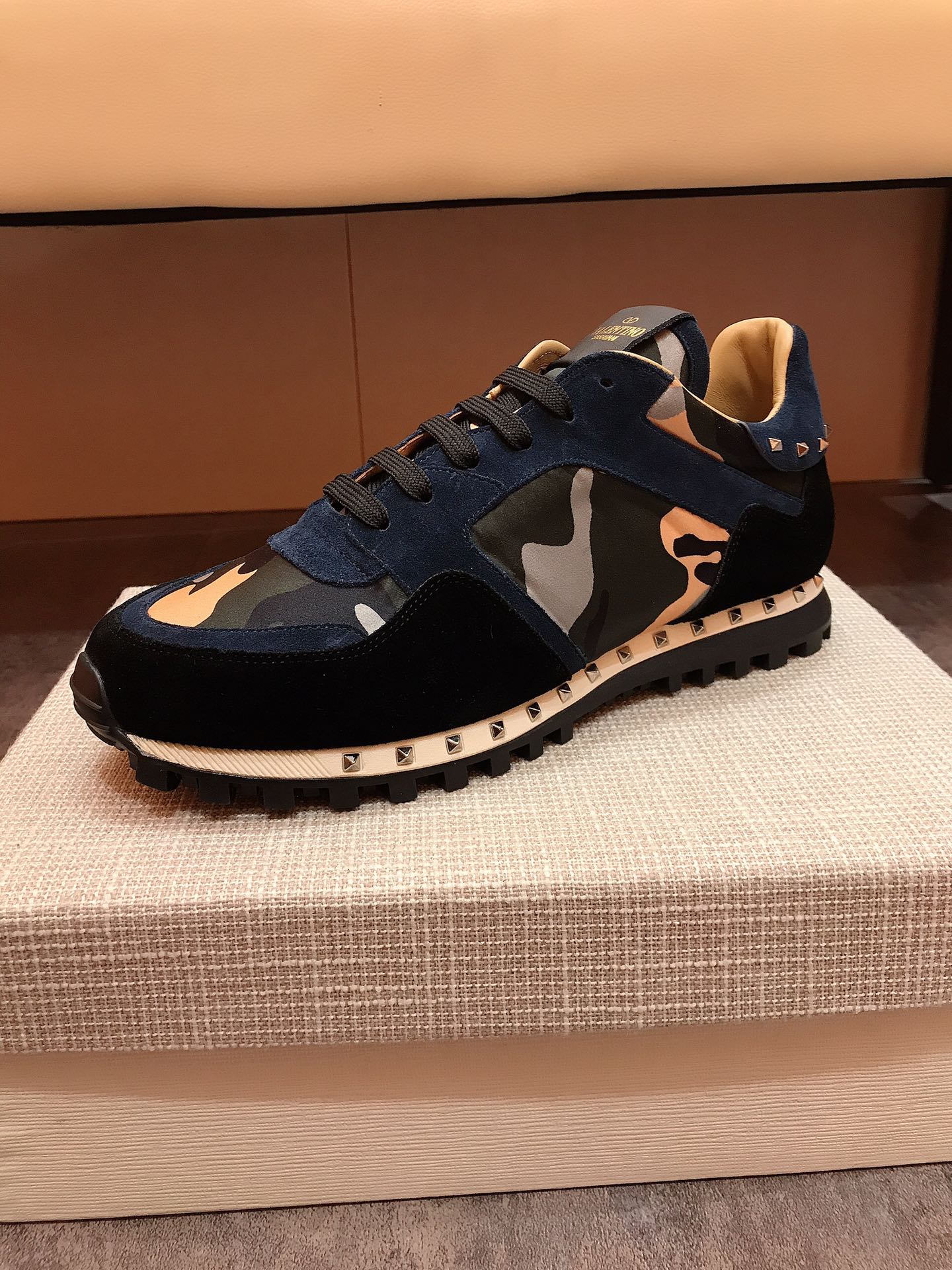 Valentino Garavani Rockrunner camouflage-print sneakers 20 - vstockx