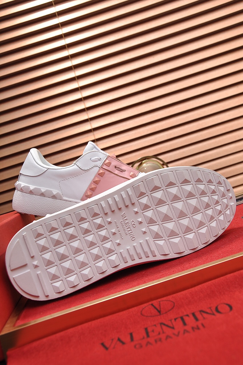 Valentino Garavani Rockstud Untitled calfskin sneaker 5 - vstockx