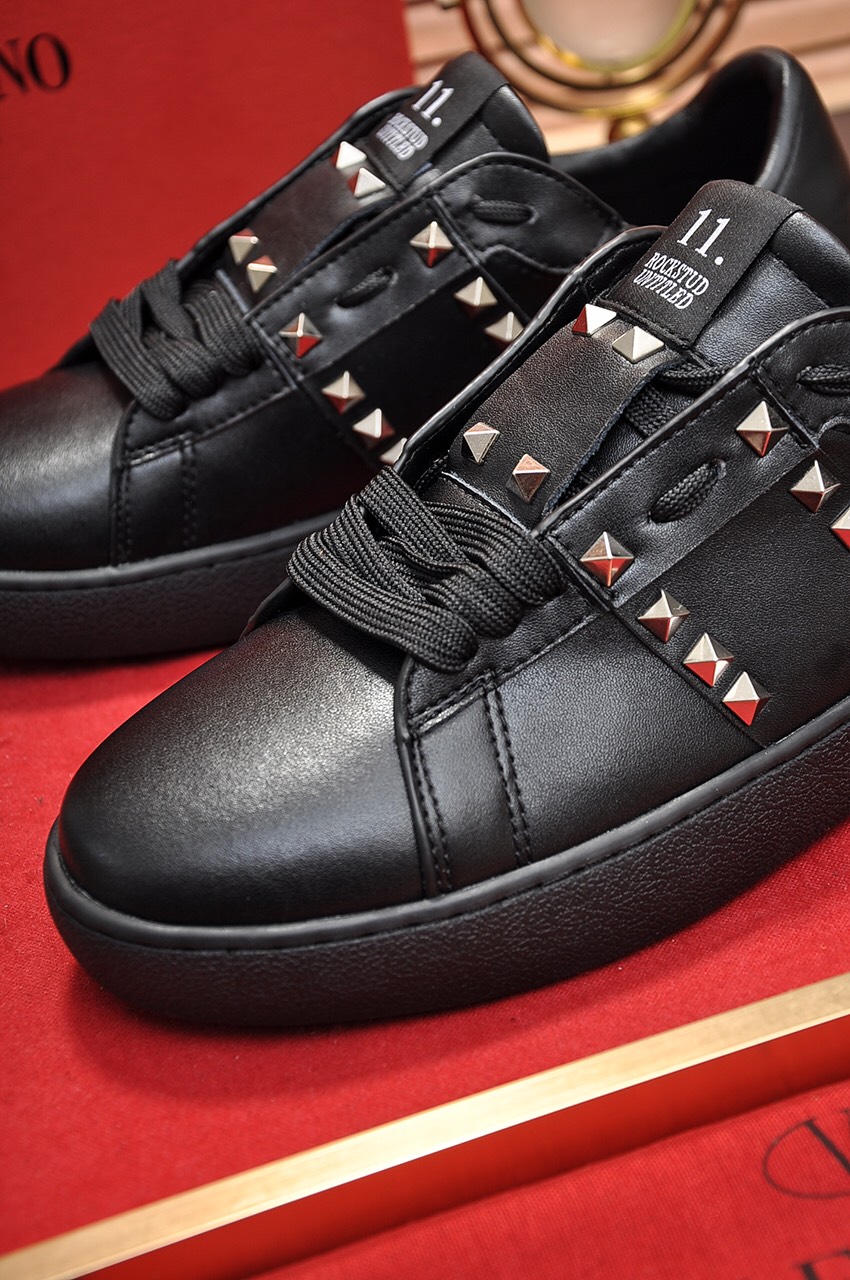 Valentino Garavani Rockstud Untitled calfskin sneaker 8 - vstockx