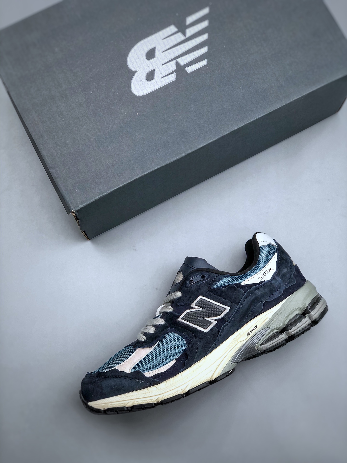 New Balance 2002R Protection Pack Dark Navy - vstockx
