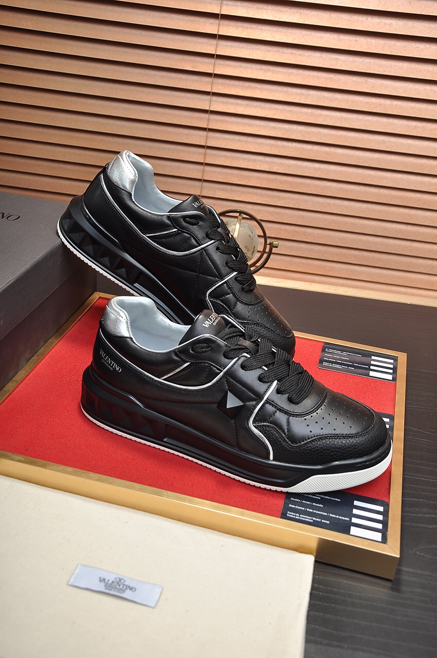 Valentino Garavani One Stud Low-top sneakers 6 - vstockx